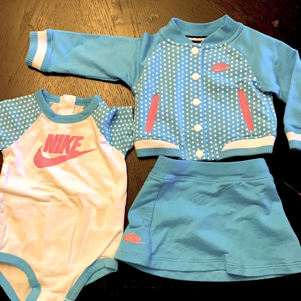 Nike 6-9 m tennis skirt set.